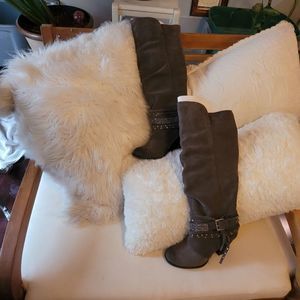 NAUGHTY MONKEY BUCK WILD GREY SUEDE BOOTS SIZE 7.5 NEW